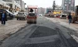 Kahramanmaraş’ta Yollar Sıcak Asfaltla Yenileniyor