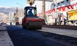 Kahramanmaraş Trabzon Bulvarı’nda Bozulan Yollar Onarılıyor