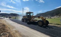 Kahramanmaraş Andırın’da 6 Mahalleyi Bağlayan Yol Onarılıyor