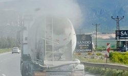 Kahramanmaraş'ta Beton Mikseri Yolda Toz Bulutu Oluşturdu