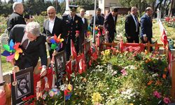Kahramanmaraş’ta Bayram Öncesi Şehitlikte Dualar Yükseldi