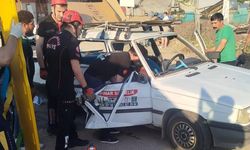 Kahramanmaraş’ta Elmalar Mahallesi’nde Kaza! Araç İçinde Sıkıştılar