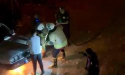 Kahramanmaraş’ta Korku Dolu Anlar! Otomobili Alev Aldı, Eli Kaputa Sıkıştı