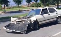 Kahramanmaraş’ta Otomobil Refüje Saplandı, Hurdaya Döndü!