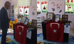 Kahramanmaraş'ta Aysel Öğretmenin Sınıfı Karanfillerle Doldu