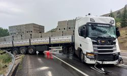 Kahramanmaraş'ta İki TIR Çarpıştı: İtfaiye Sıkışan Yaralıyı Kurtardı!