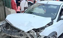 Kahramanmaraş’ta İki Otomobil Çarpıştı: 1 Kişi Hastaneye Kaldırıldı