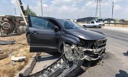 Kahramanmaraş’ta Kavşakta Kaza: Araç Ters Döndü, 3 Kişi Yaralandı