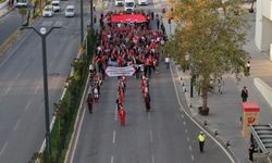 Kahramanmaraş’ta Gaziler Günü korteji: Türk bayraklarıyla yürüdüler