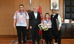 Kahramanmaraşlı Zeynep Sude dünya şampiyonu oldu: İsveç’ten altın madalyayla döndü