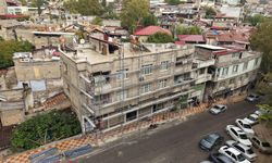Kahramanmaraş Kalesi çevresinde tarihi dokuya uygun cephe çalışması başladı