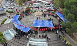 Kahramanmaraş’ta Cumhuriyet Bayramı Kutlamaları Çelenk Töreniyle Başladı