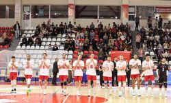 Kahramanmaraş’ta Efeler Ligi Heyecanı: Onikişubat Belediye Spor Sezonu Mağlubiyetle Açtı