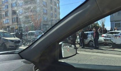 Kahramanmaraş'ta zincirleme trafik kazası, 7 araç birbirine çarptı