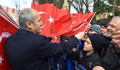 12 Şubat'ta 12 bin Türk bayrağı