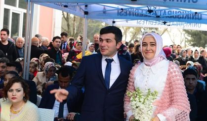 Onikişubat Belediyesi'nden "Sevgililer Günü"nde toplu nikah