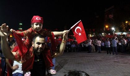 Kahramanmaraş  Kent Meydanı'ında "Demokrasi nöbeti" devam ediyor