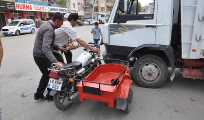 Elbistan'da motosiklet ile kamyon çarpıştı