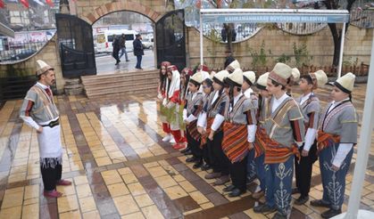 Bayrak olayı tarihi Kahramanmaraş Ulu Camide öğrencilere anlatıldı