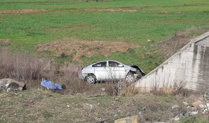 Kahramanmaraş'ta otomobil sulama kanalına devrildi: 1 ölü, 1 yaralı