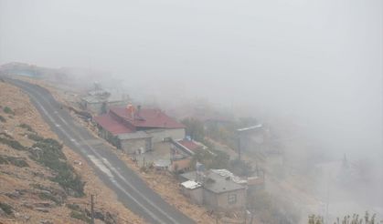 Kahramanmaraş'ta etkili olan sis sürücülere zor anlar yaşattı!