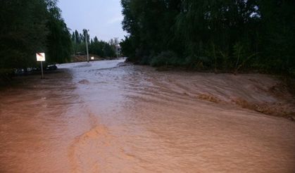 Kahramanmaraş'ta sağanak yağış hayatı olumsuz etkiledi!