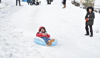 Kahramanmaraş'ta çocukların kar keyfi