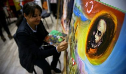 Mersin'de 41 görsel sanatlar öğretmeni, İstiklal Marşı'nın dizelerine ithafen 41 resim yaptı