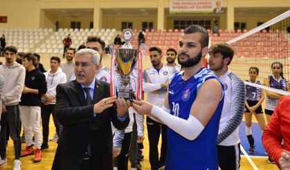 Voleybol Turnuvası'nda KSÜ madalyaların sahibi oldu!