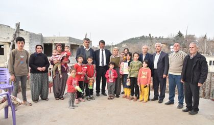 Osman Okumuş dar gelirli ailelerin İftar sofralarına çat kapı misafir oluyor