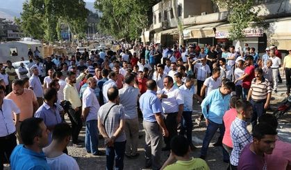 Kahramanmaraş'ta esnaf kepenk kapatıp yol kesti