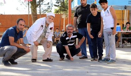 Çocukları teknolojinin zararlarından geleneksel oyunlarla koruyorlar