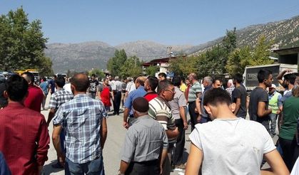 Trafik kazasından sonra karayolunu trafiğe kapattılar