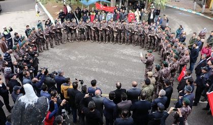 22 özel harekatçı dualarla sınır hattına uğurlandı