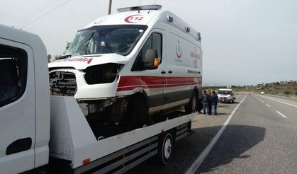 Kahramanmaraş'ta Ambulans ile minibüs çarpıştı! 6 Yaralı var