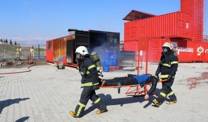 Kahramanmaraş’ta nefesleri kesen yangın ve deprem tatbikatı yapıldı