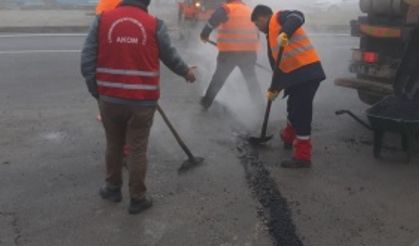 Kahramanmaraş Büyükşehir'den asfalt yama çalışmaları