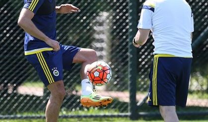 Robin van Persie Fenerbahçe - Vitoria Guimaraes maçına hazır!