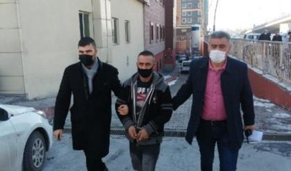 Kayseri'de hırsızlıktan aranan şüpheli hırsızlık yaparken yakalandı