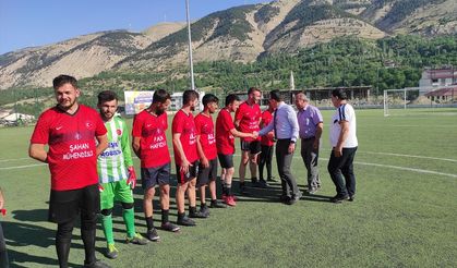Kahramanmaraş Çağlayancerit'te mahalleler ve kurumlar arası futbol turnuvası başladı