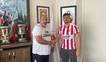 Kahramanmaraşspor'a Yeni Futbolcu Transferi: Fatih Çolak'la İmzalar Atıldı!