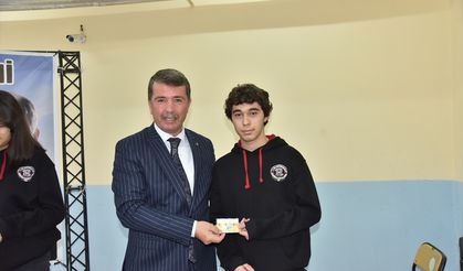 Kahramanmaraş'ta Üniversiteye Hazırlanan Gençlere Akademi Kartı Dağıtıldı!