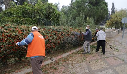 Necati Okay: 'Ekiplerimiz park ve bahçelerde hummalı bir çalışma yapmaktadır'
