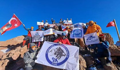 Kahramanmaraşlı Dağcılar Erciyes Dağı'na Zirve Yaptı!