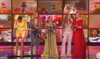 Sertab Erener, Eurovision Sahnesine Bir Kez Daha Çıktı, Alkışları Topladı!