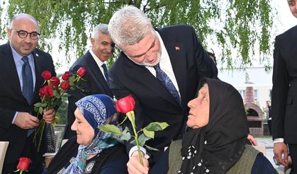 Kahramanmaraş’ta Huzurevi Sakinlerine Bayramda Moral Ziyareti