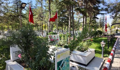 Kahramanmaraş Elbistan’da iki mezarlık baştan sona elden geçiriliyor