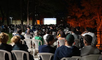 Kahramanmaraş Kalesi’nde milli maç coşkusu: Yüzlerce kişi dev ekranda izledi