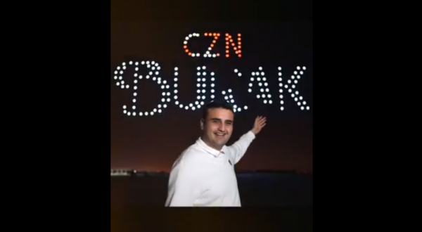 CZN Burak'tan Drone Şov: Gökyüzüne Adını Yazdırdı