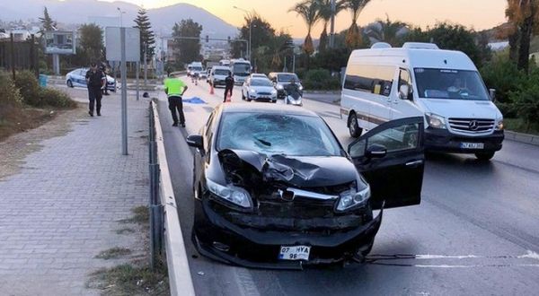 Antalya'da otomobilin çarptığı kadın hayatını kaybetti!